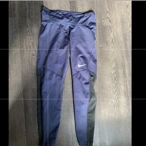 Nike Cropped Leggings